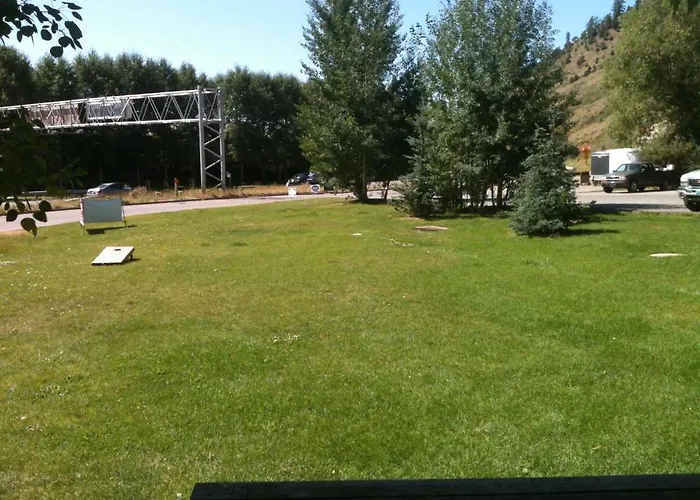 Teton Gables 3*